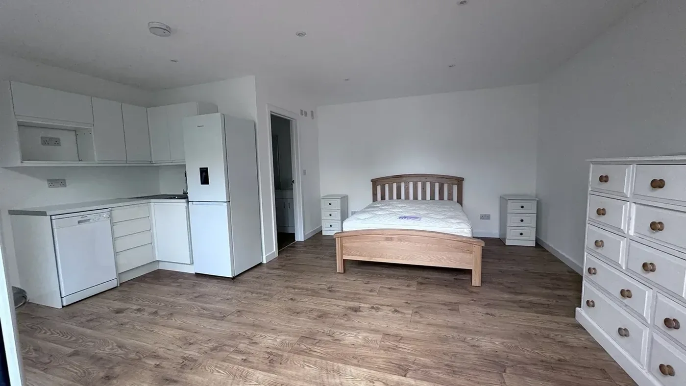 SIP Garden Room with Shower Room in Mill Hill — project overview