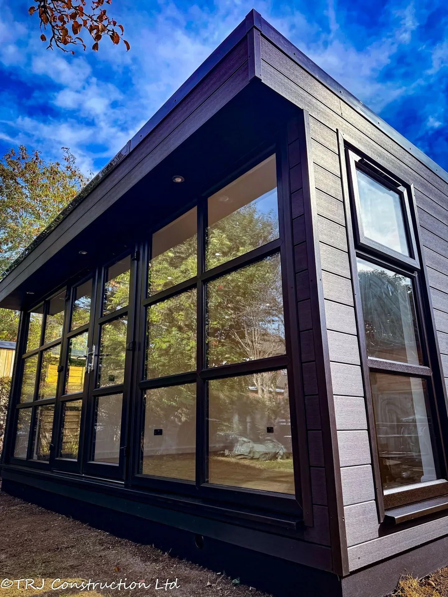 Garden Office & Gym in Ashtead - TRJ garden-room project photograph
