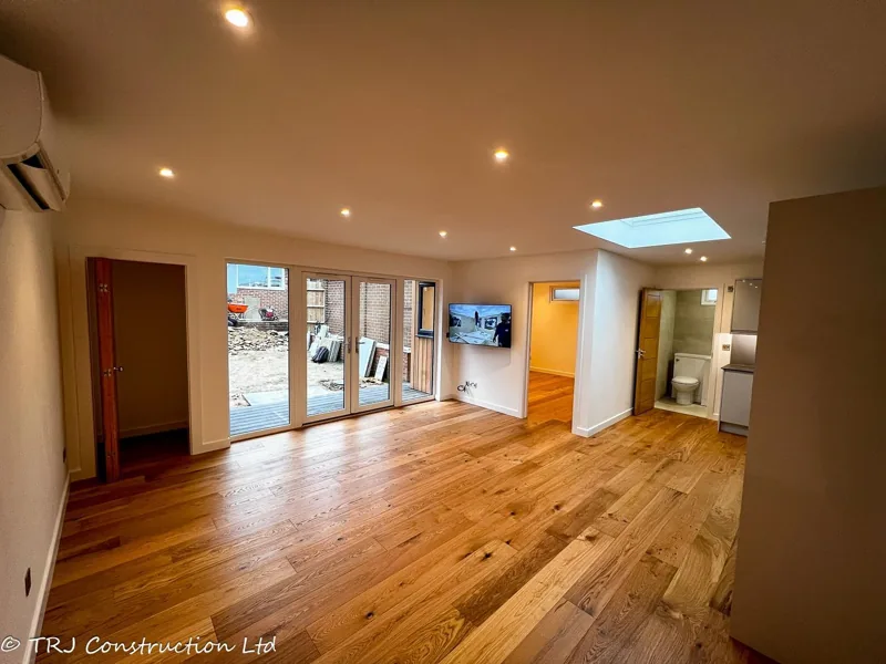 Laminate flooring in a completed garden building