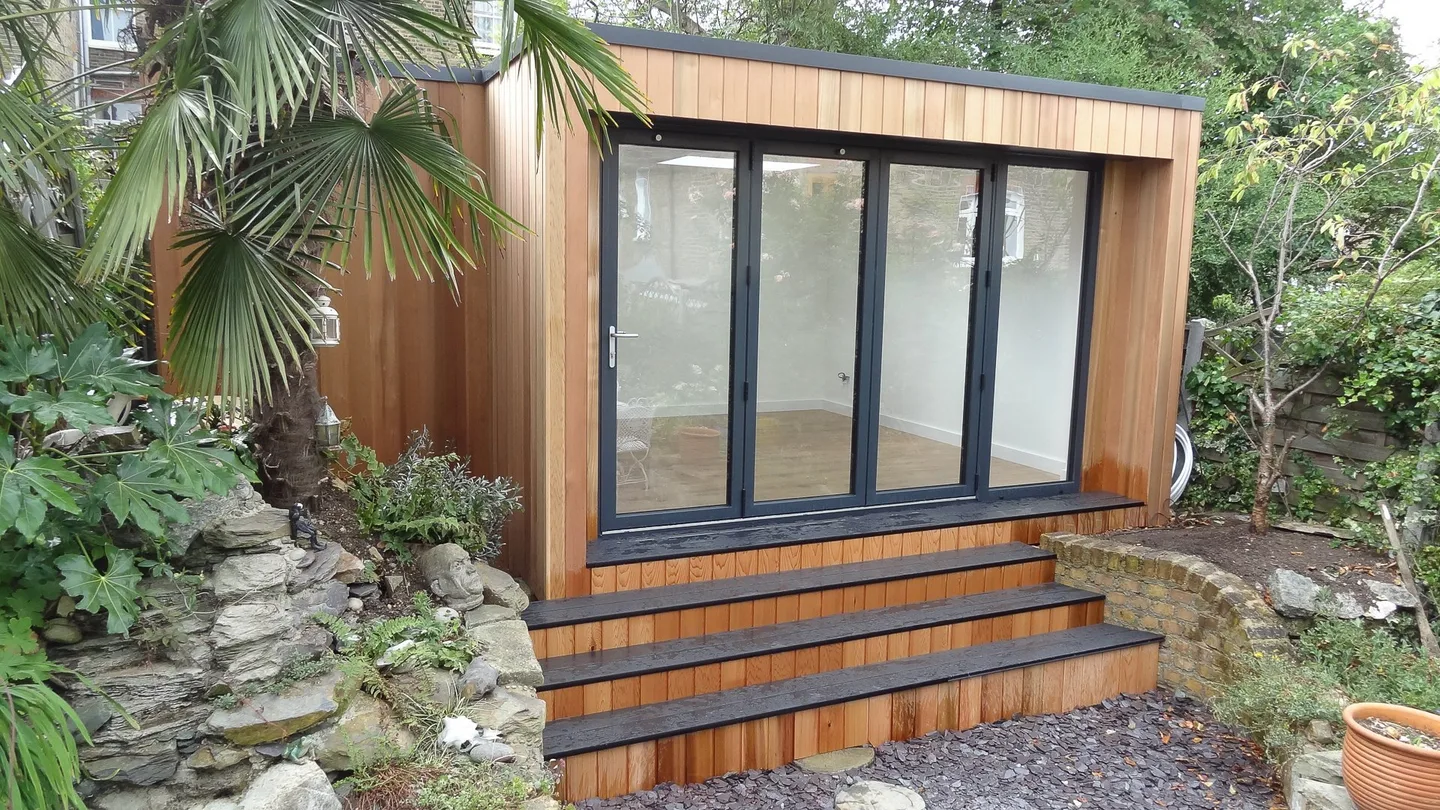 Compact Garden Room with Stepped Decking — project overview