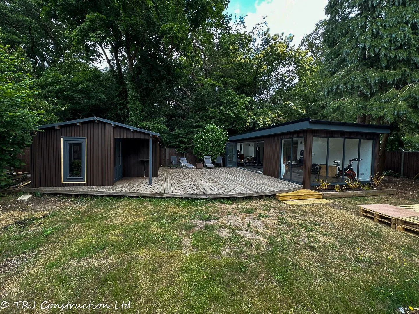 Garden Gym with Sauna & Shower Room — project photograph 2