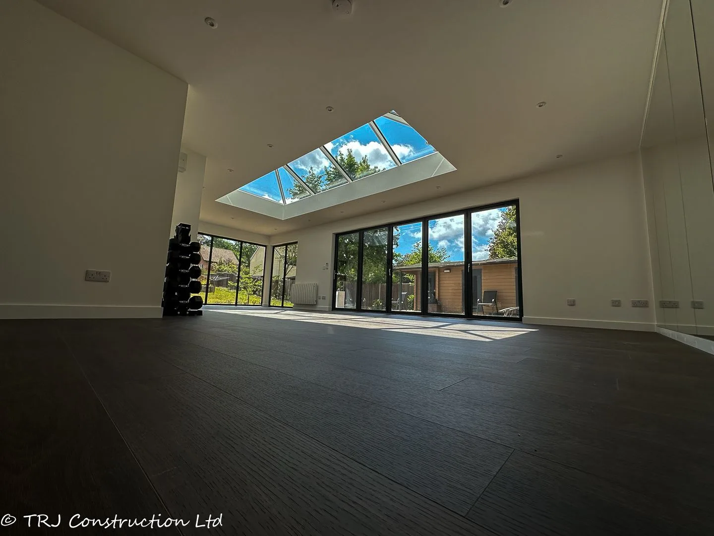 Garden Gym with Sauna & Shower Room — project photograph 4