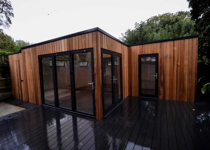 Garden Family Room with Shower in Dulwich Village