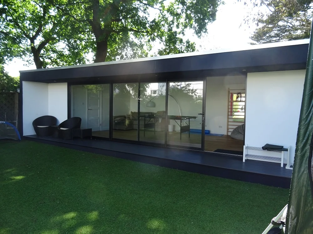 Rendered garden pavilion — Beckenham, London