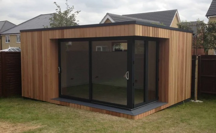 Corner glazing with doors closed — Laindon, Essex