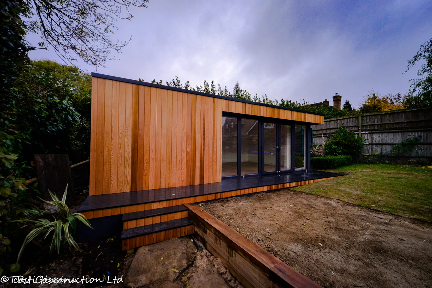 Garden Gym and Office with Ensuite in Tunbridge Wells