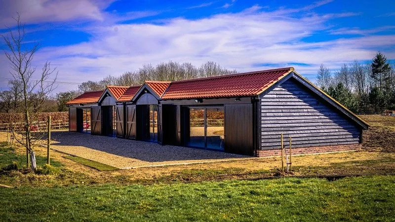 Long barn elevation — Hertfordshire