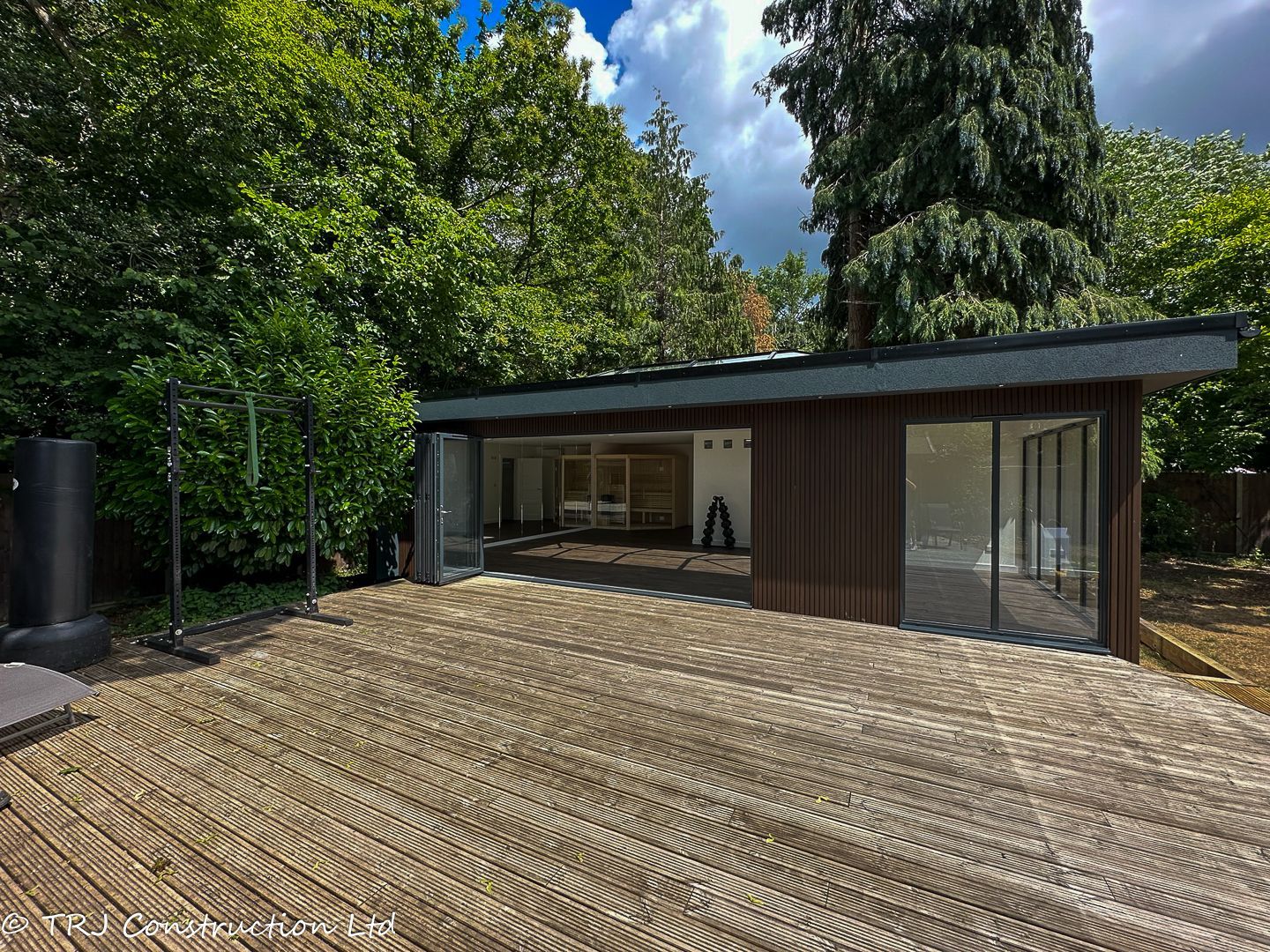 Garden Gym with Sauna & Shower Room — project photograph 14