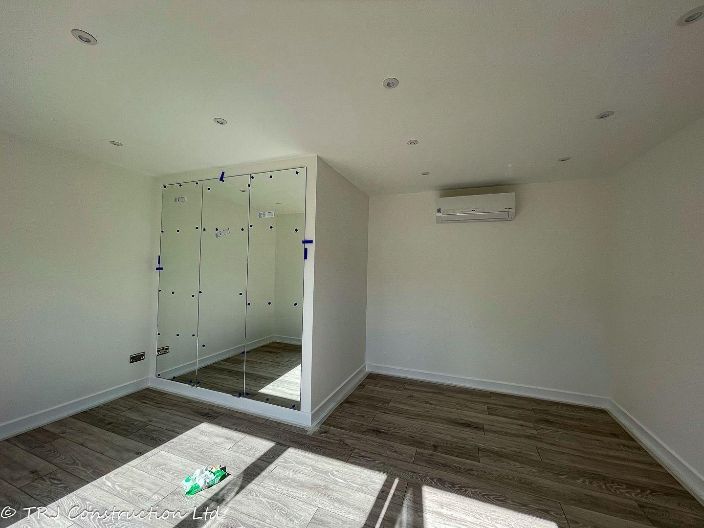 Air conditioning unit installed in a TRJ garden room 5