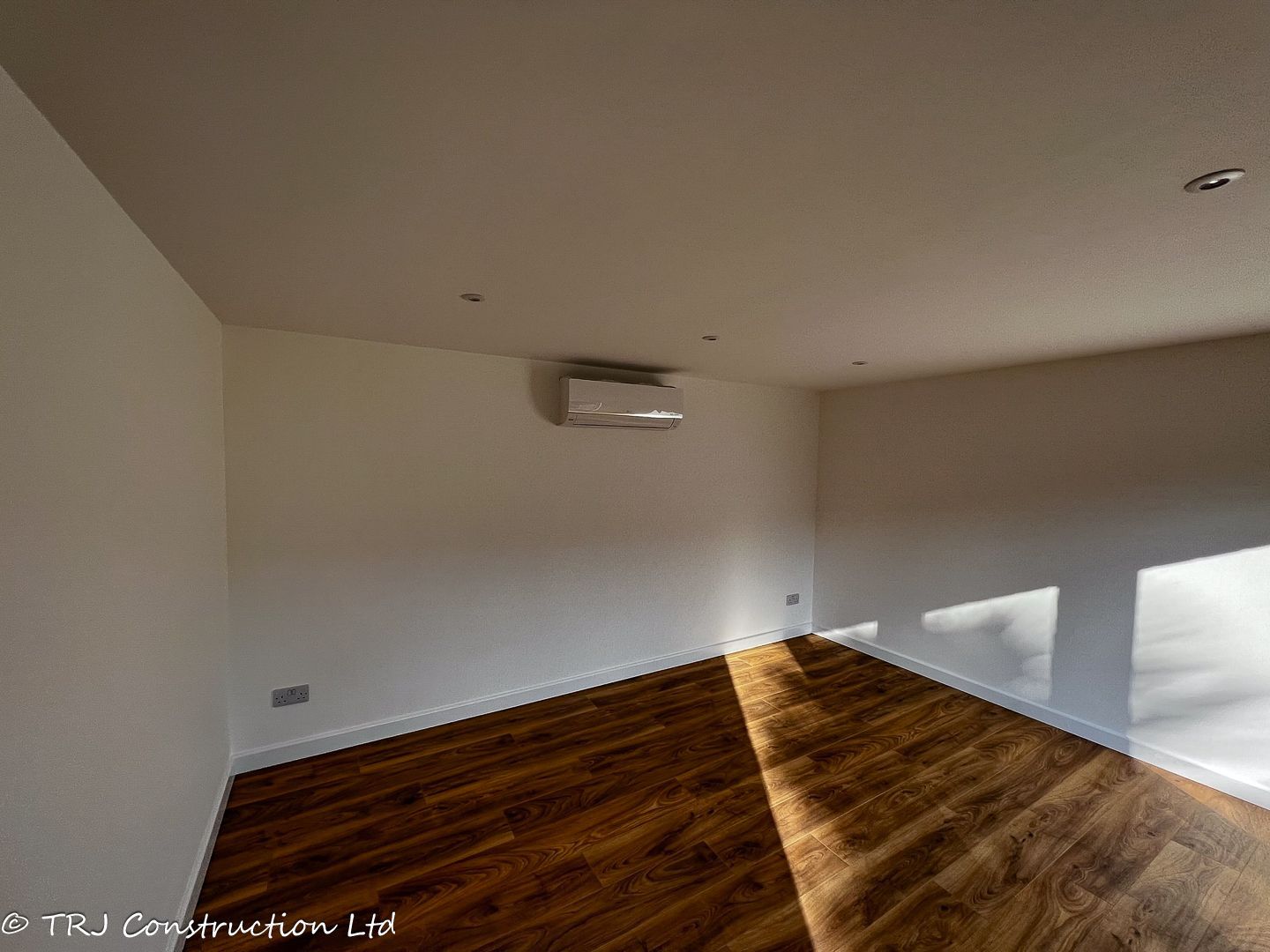 Air conditioning installed in a TRJ garden room or annexe