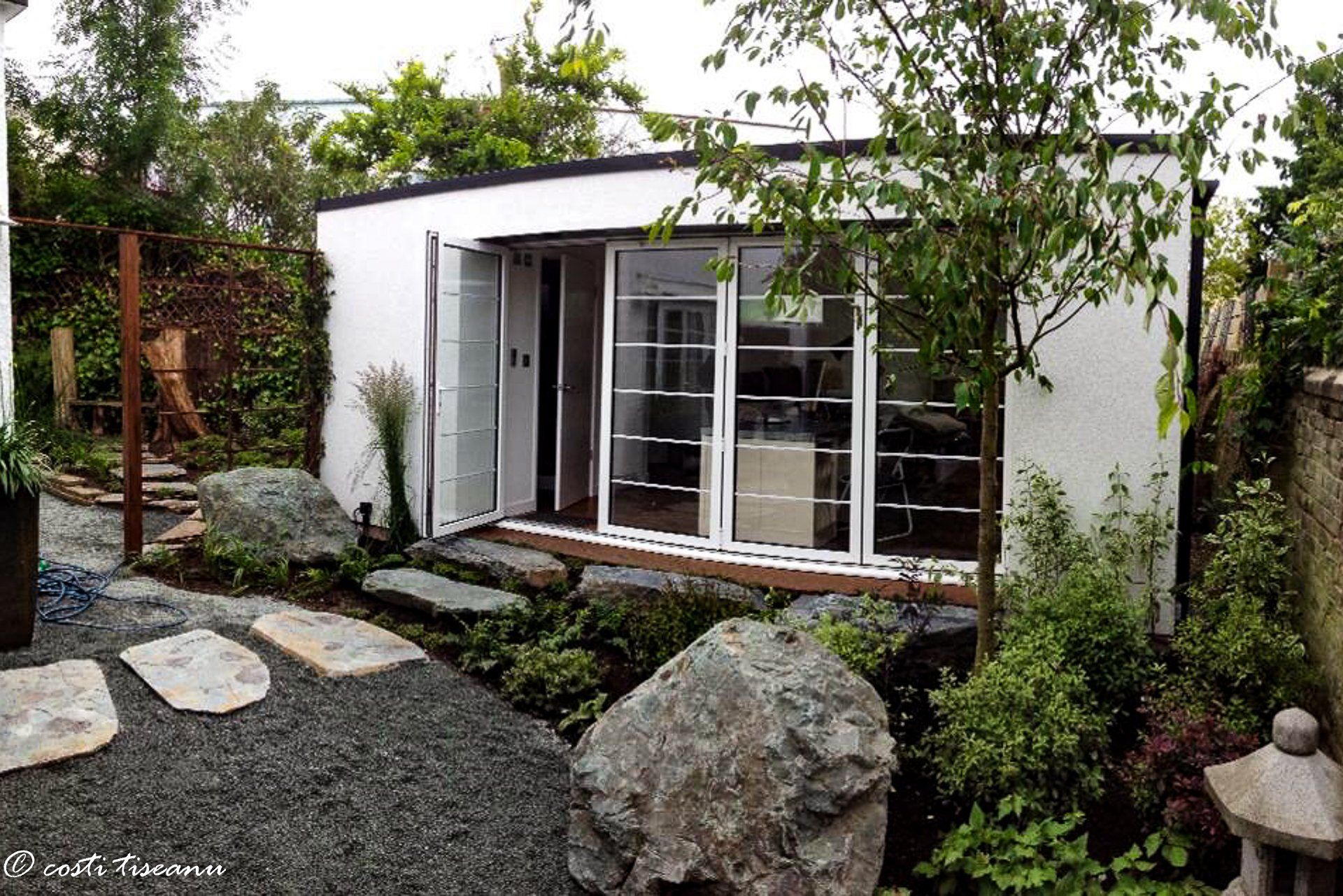 Bespoke garden building for entertainment