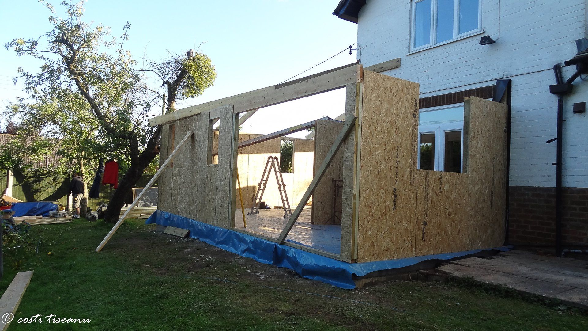 Extension wall panels during on-site installation