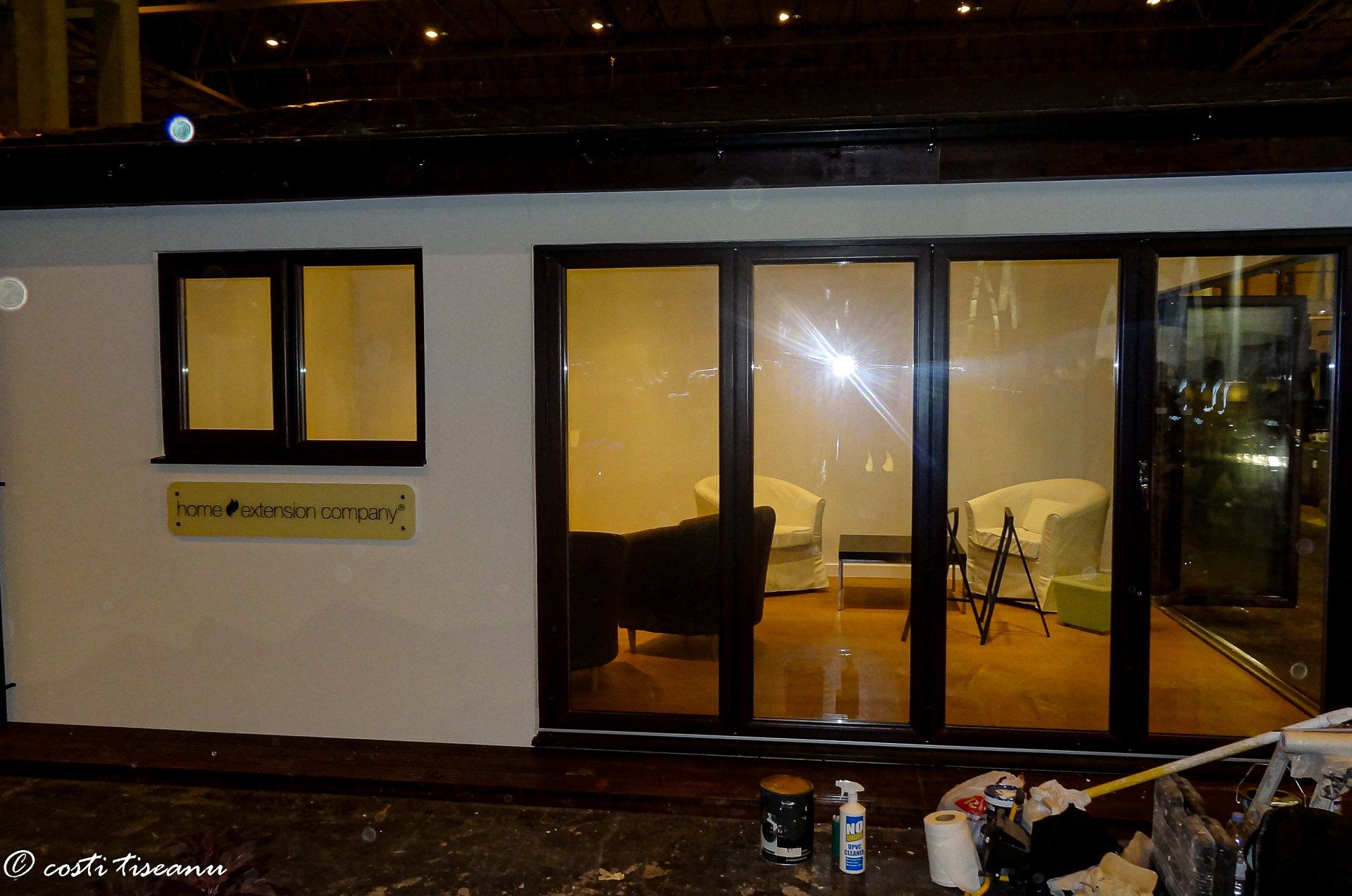 Exhibition garden building with sliding glazed doors