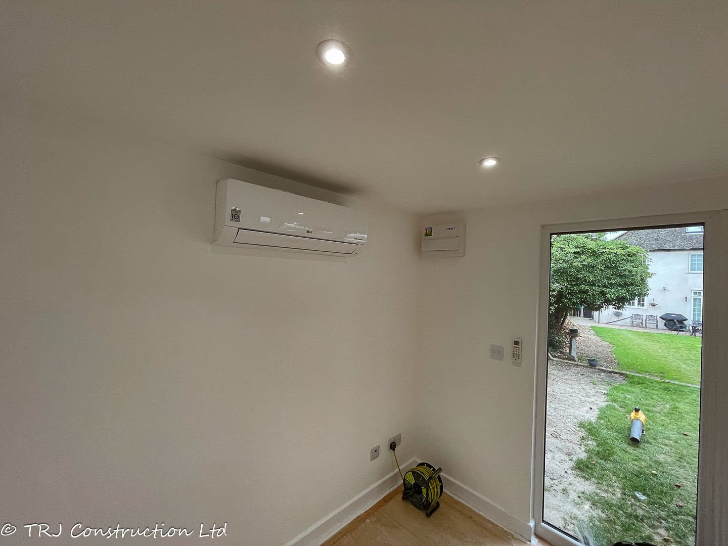 Air conditioning installed in a TRJ garden room or annexe