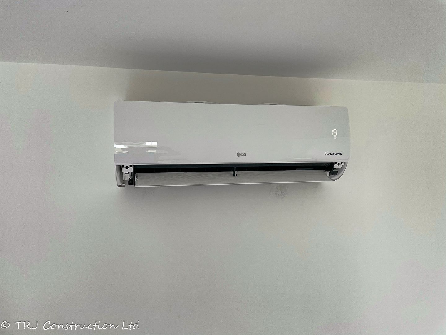 Air conditioning installed in a TRJ garden room or annexe