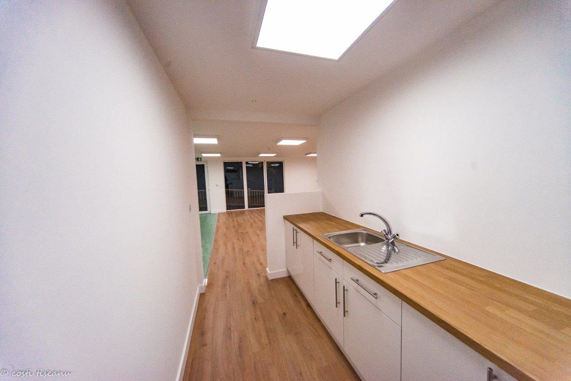 Brockworth School Classroom — project photograph 12