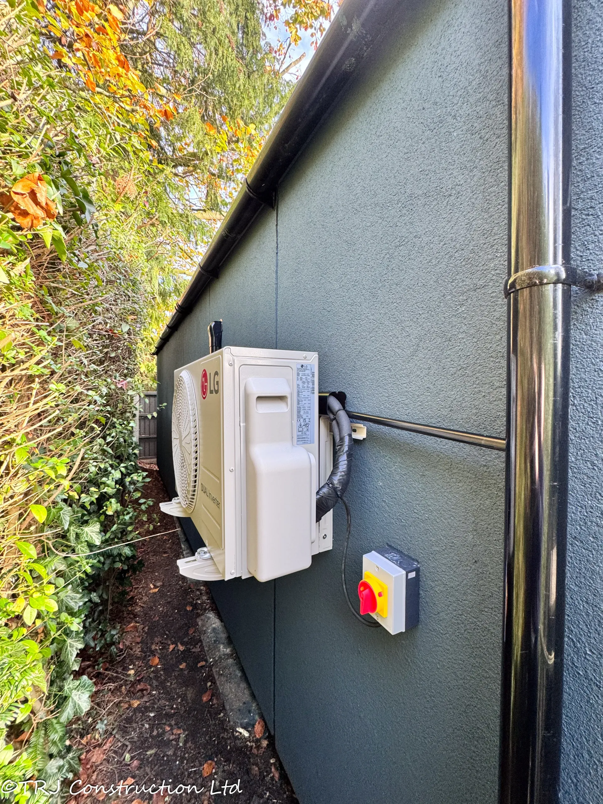 Cedar Garden Studio in Brentwood — project photograph 22