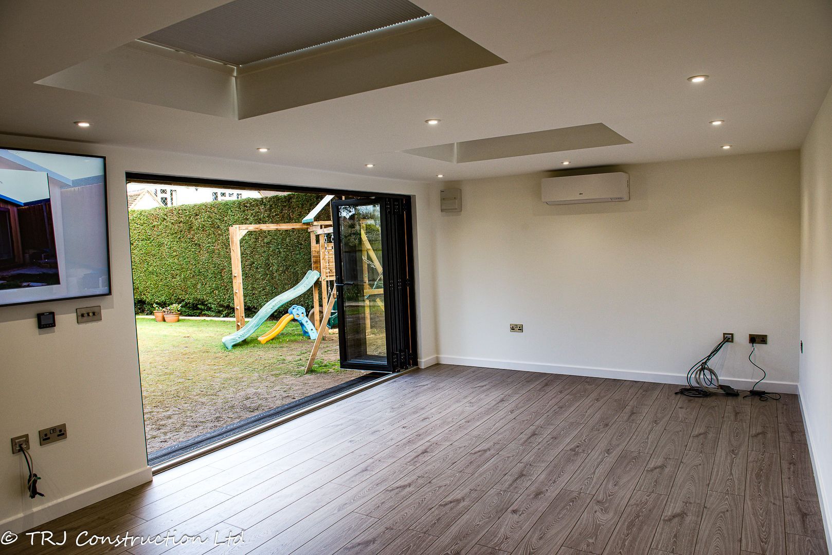 Air conditioning installed in a TRJ garden room or annexe