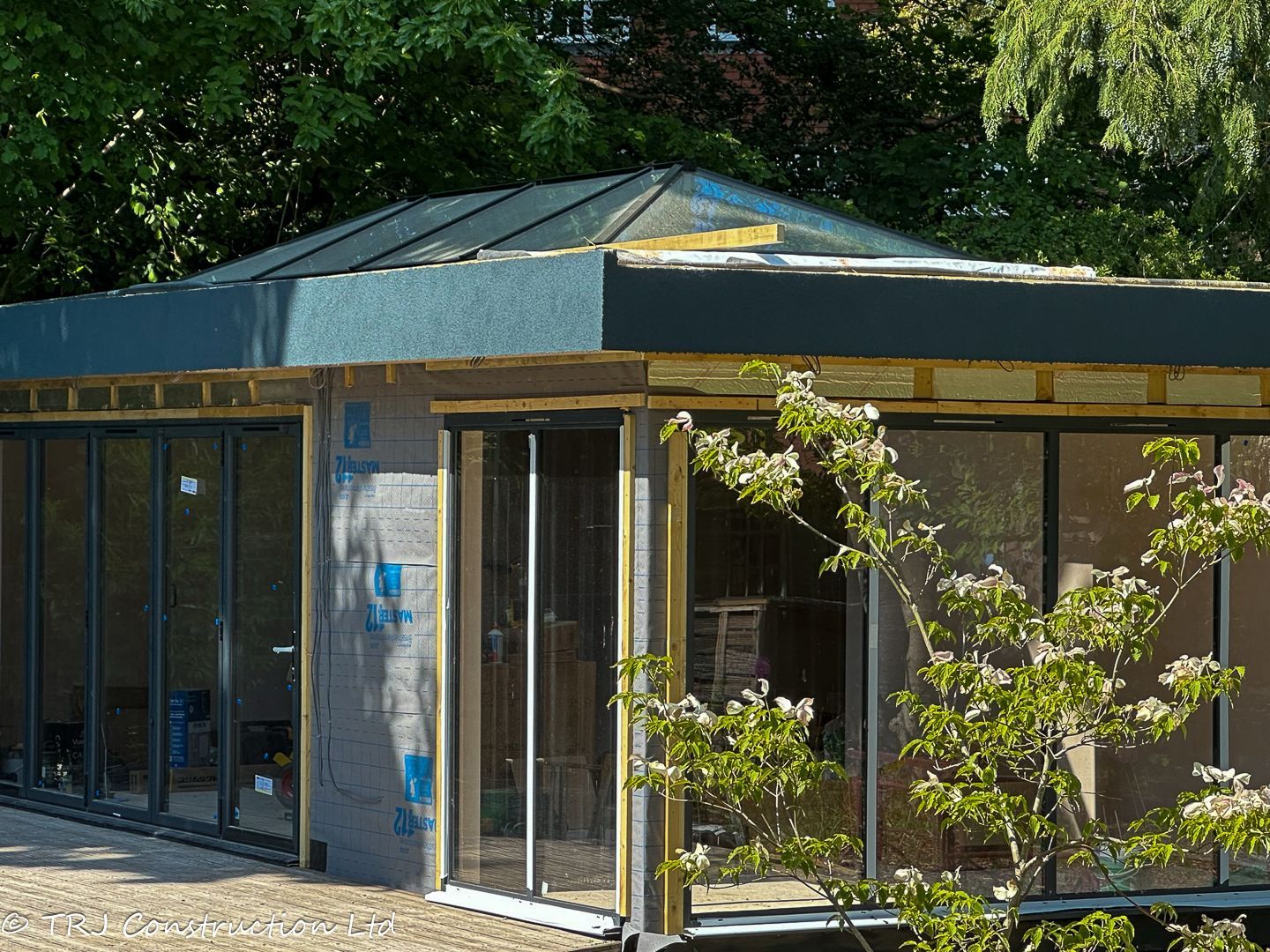 Garden Gym with Sauna & Shower Room — project photograph 33