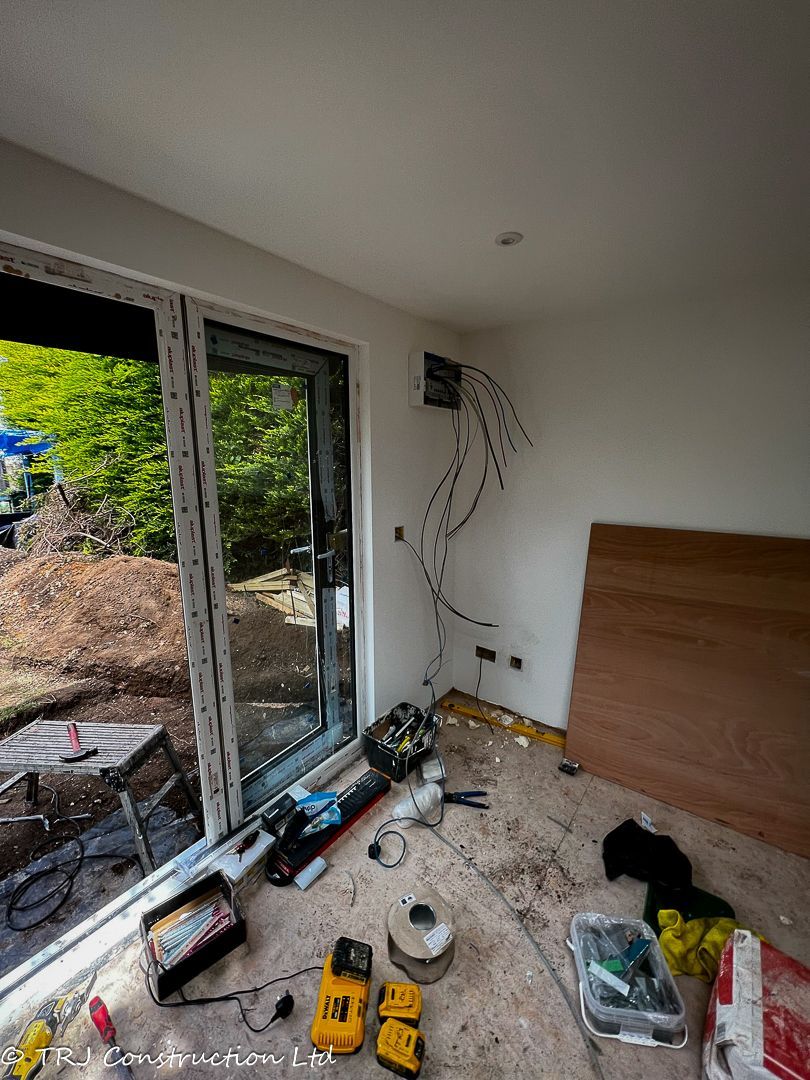 Garden Office with Shower Room in Watford — project photograph 25