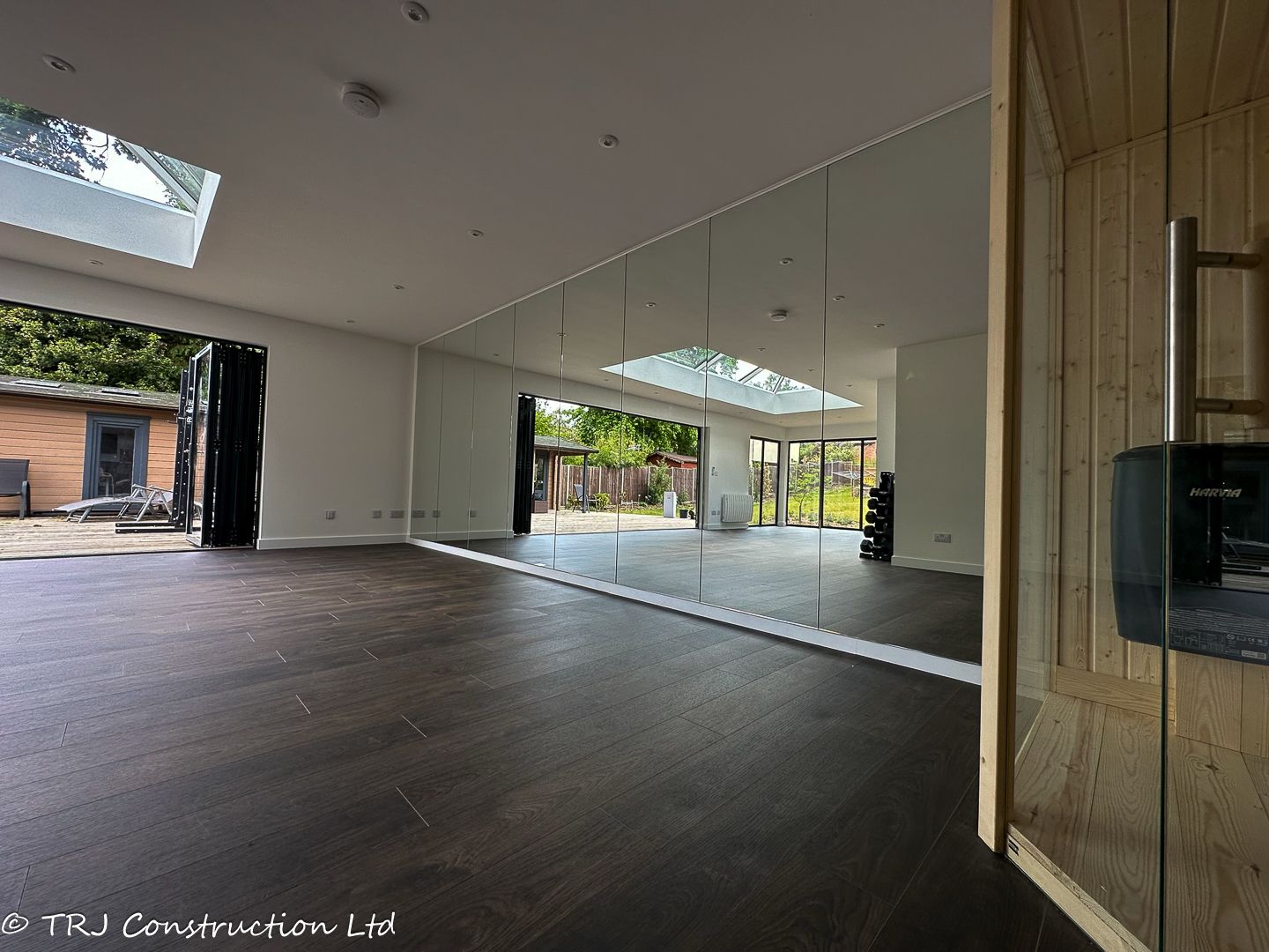 Garden Gym with Sauna & Shower Room — project photograph 8