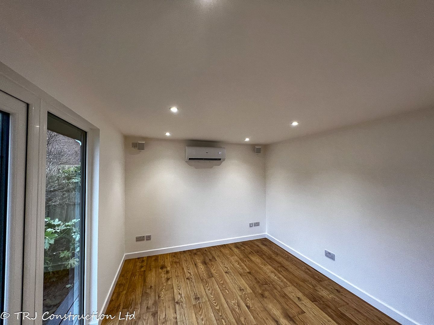 Air conditioning installed in a TRJ garden room or annexe