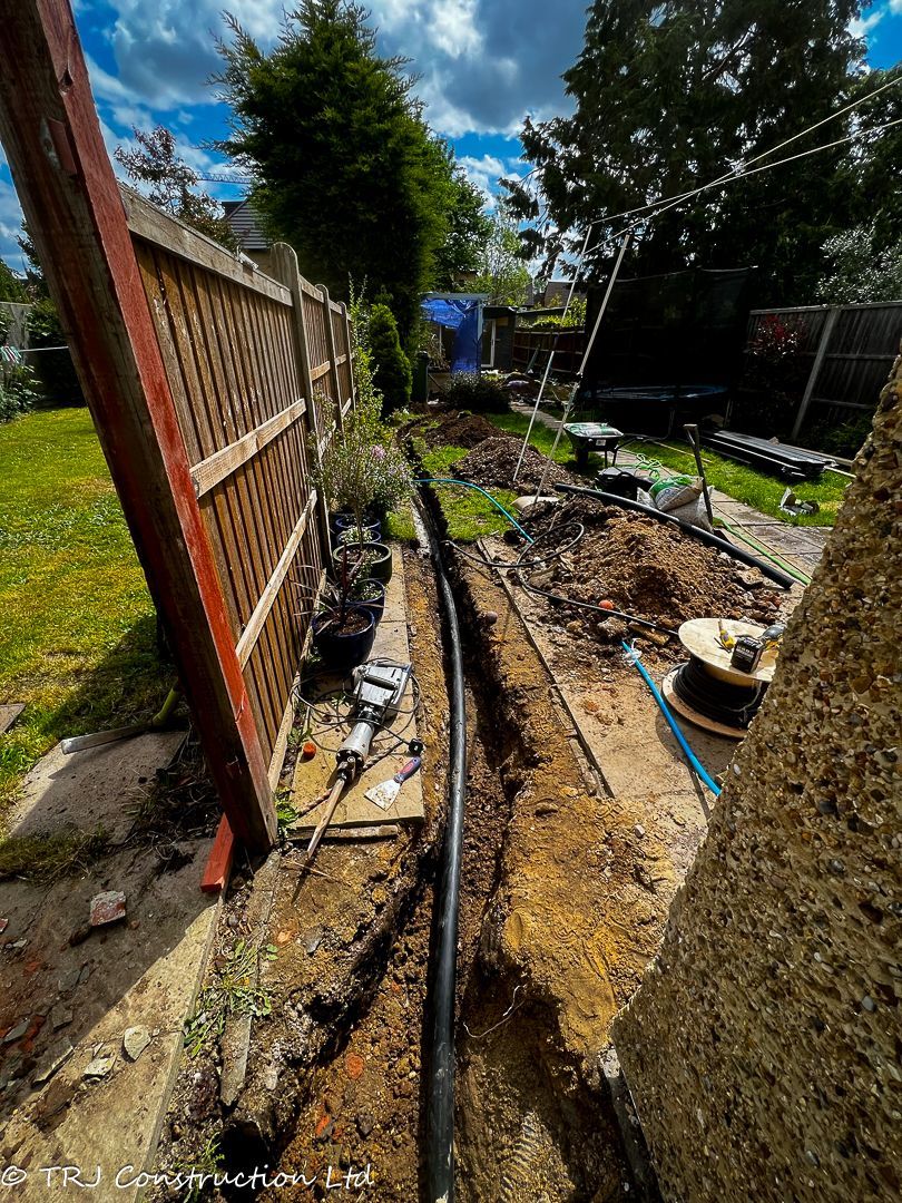 Garden Office with Shower Room in Watford — project photograph 23