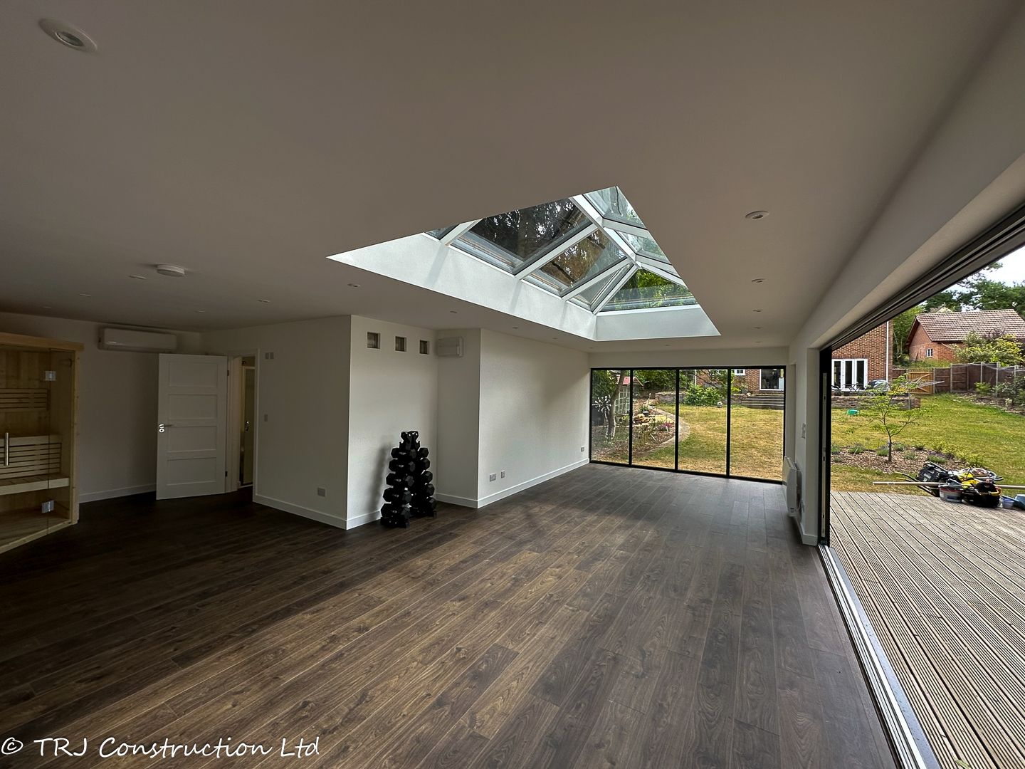 Garden Gym with Sauna & Shower Room — project photograph 10
