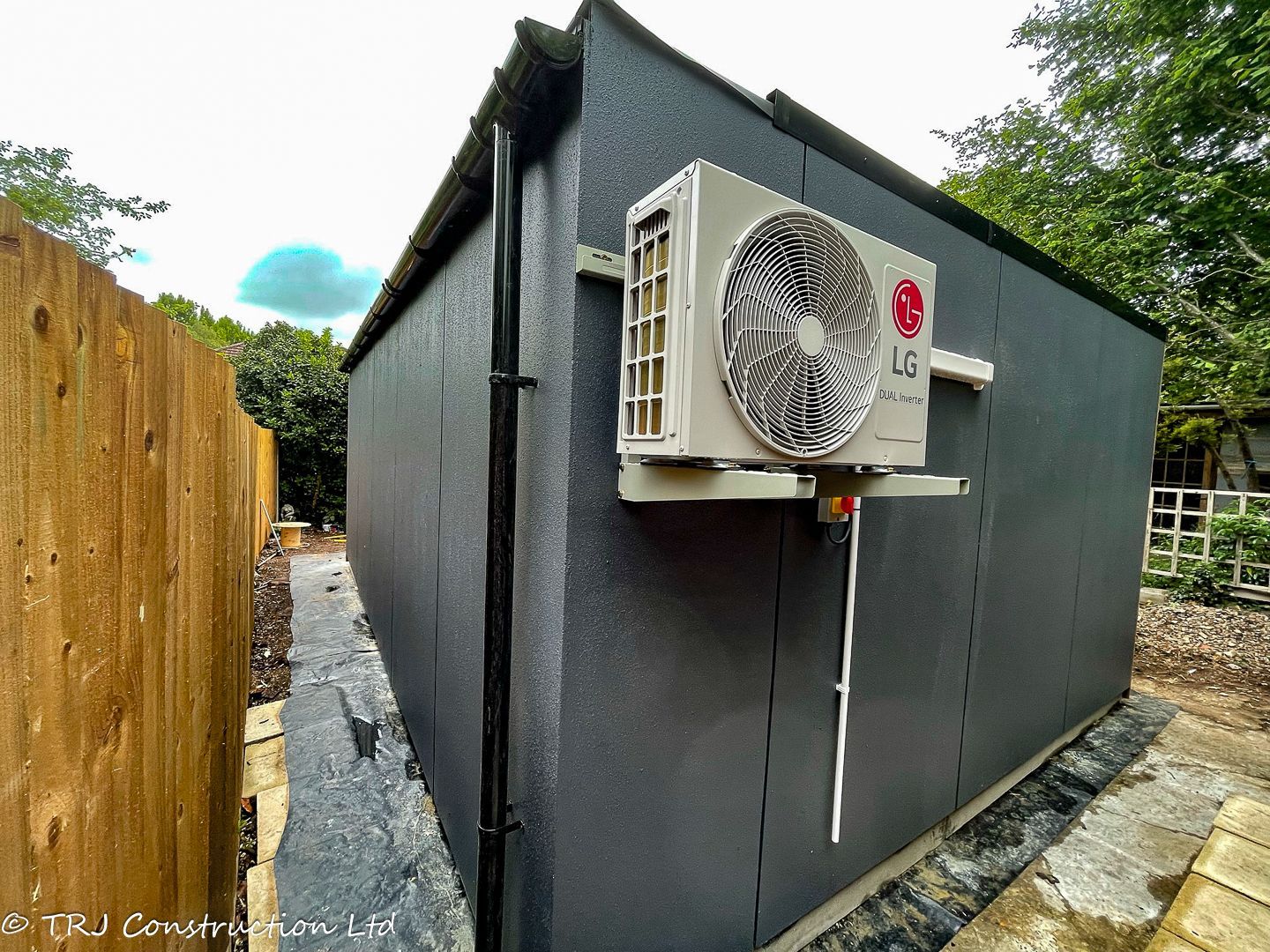 Air conditioning installed in a TRJ garden room or annexe