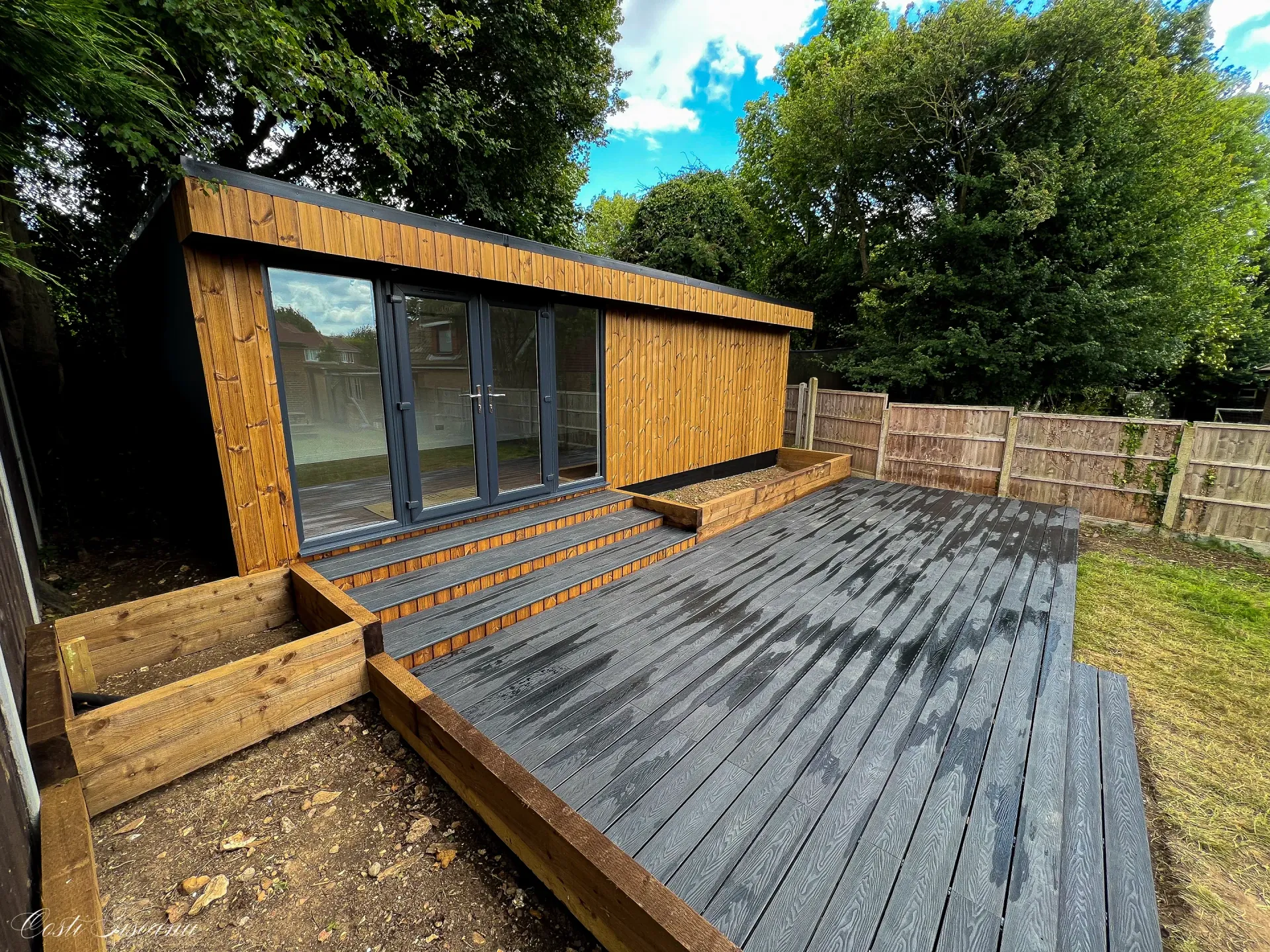 Chiswell Green bespoke SIP garden room by TRJ Construction