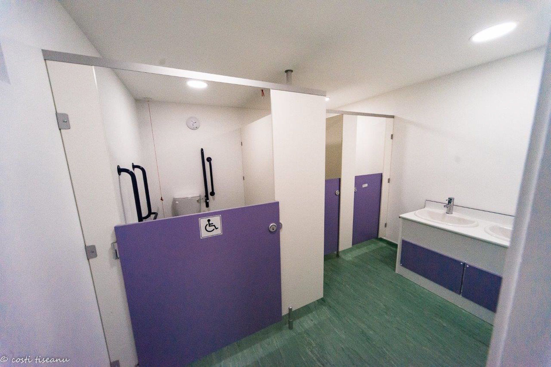 Brockworth School Classroom — project photograph 11
