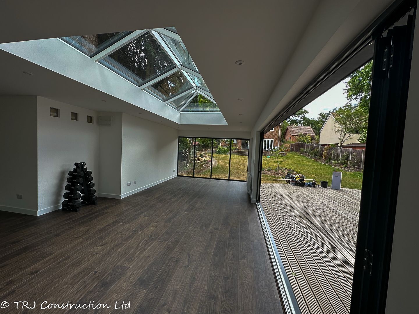 Garden Gym with Sauna & Shower Room — project photograph 11